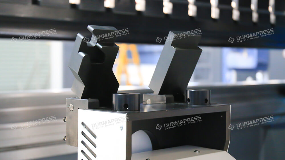 prensa plegadora electrohidráulica cnc serie dp es genius (2)