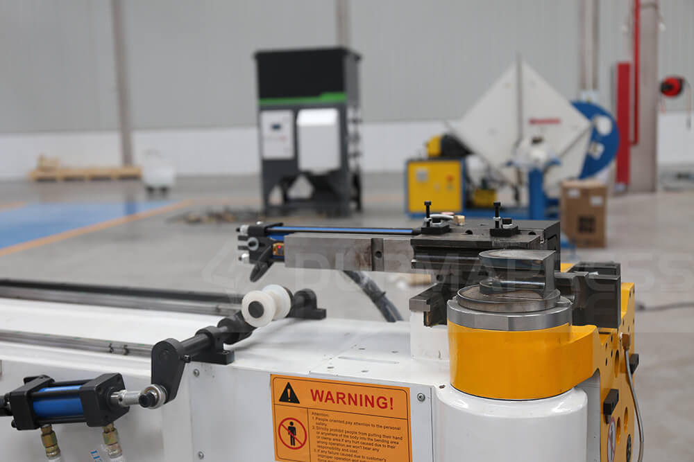 máquina curvadora de tubos cnc multieje (2)