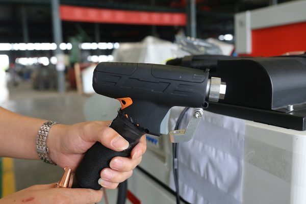 hand held swing welding head.jpg