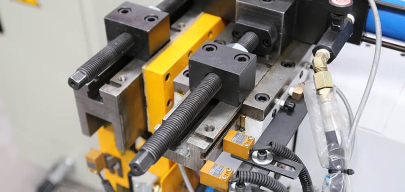 máquina curvadora de tubos cnc multieje (1)