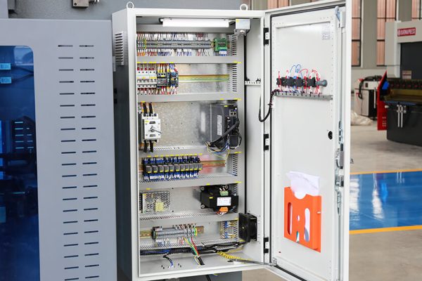 press brake 41t 2.jpg
